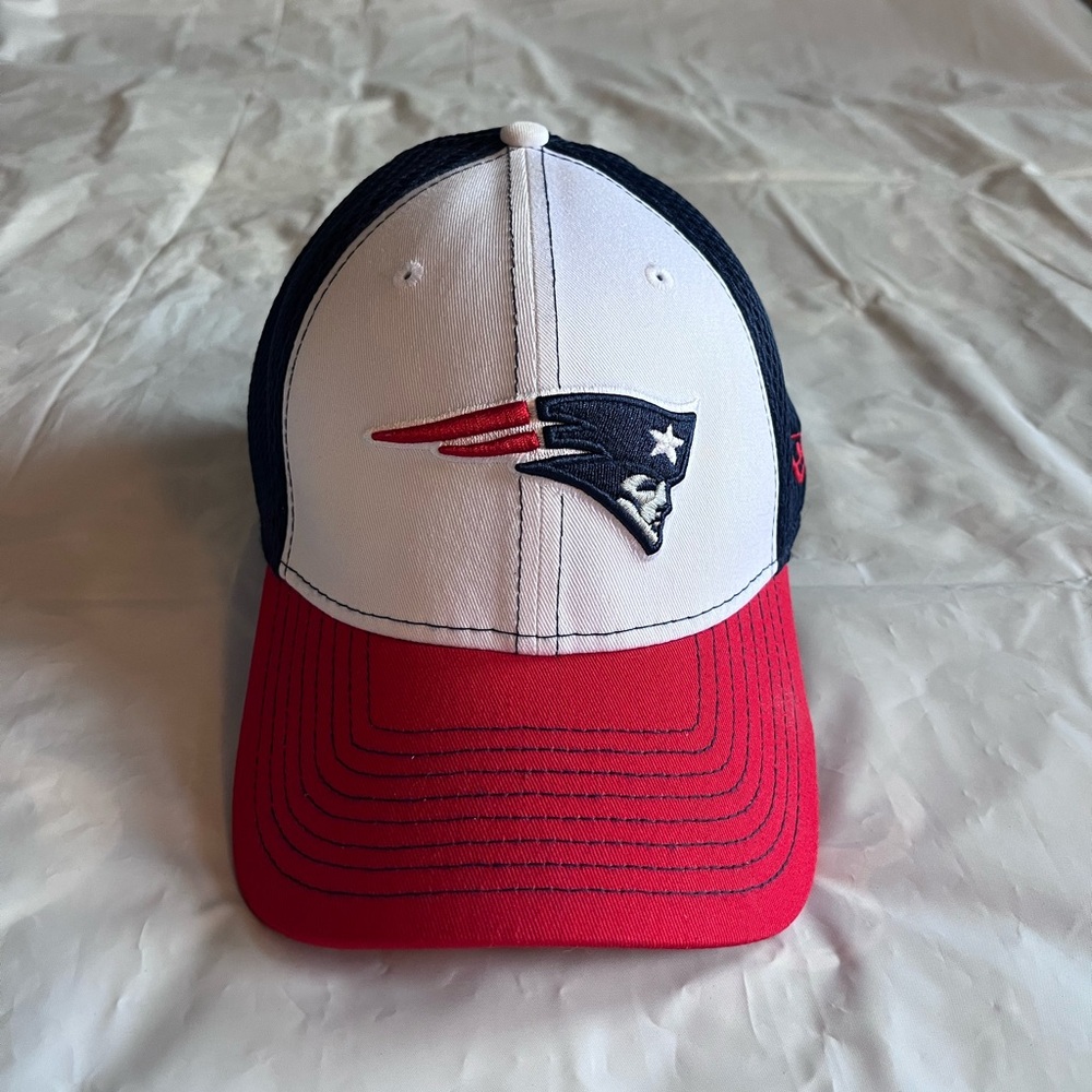 New England Patriots 39Thirty New Era hat. Large/XLarge